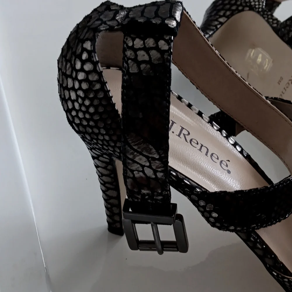 Faux reptile print heels - Picture 4 of 6